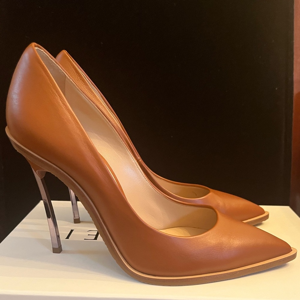 Casadei size 7.5 Leather Pumps (NEW)